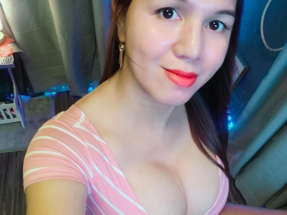 Camgirl AlluringTsSolen en live webcam amateur sur Mustvideos