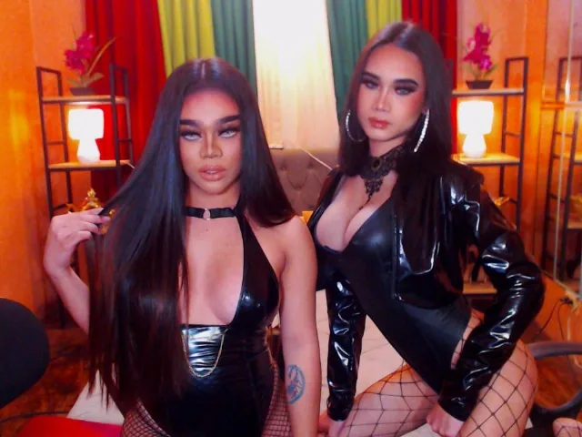 Camgirl TwoLoadedQueens en live webcam amateur