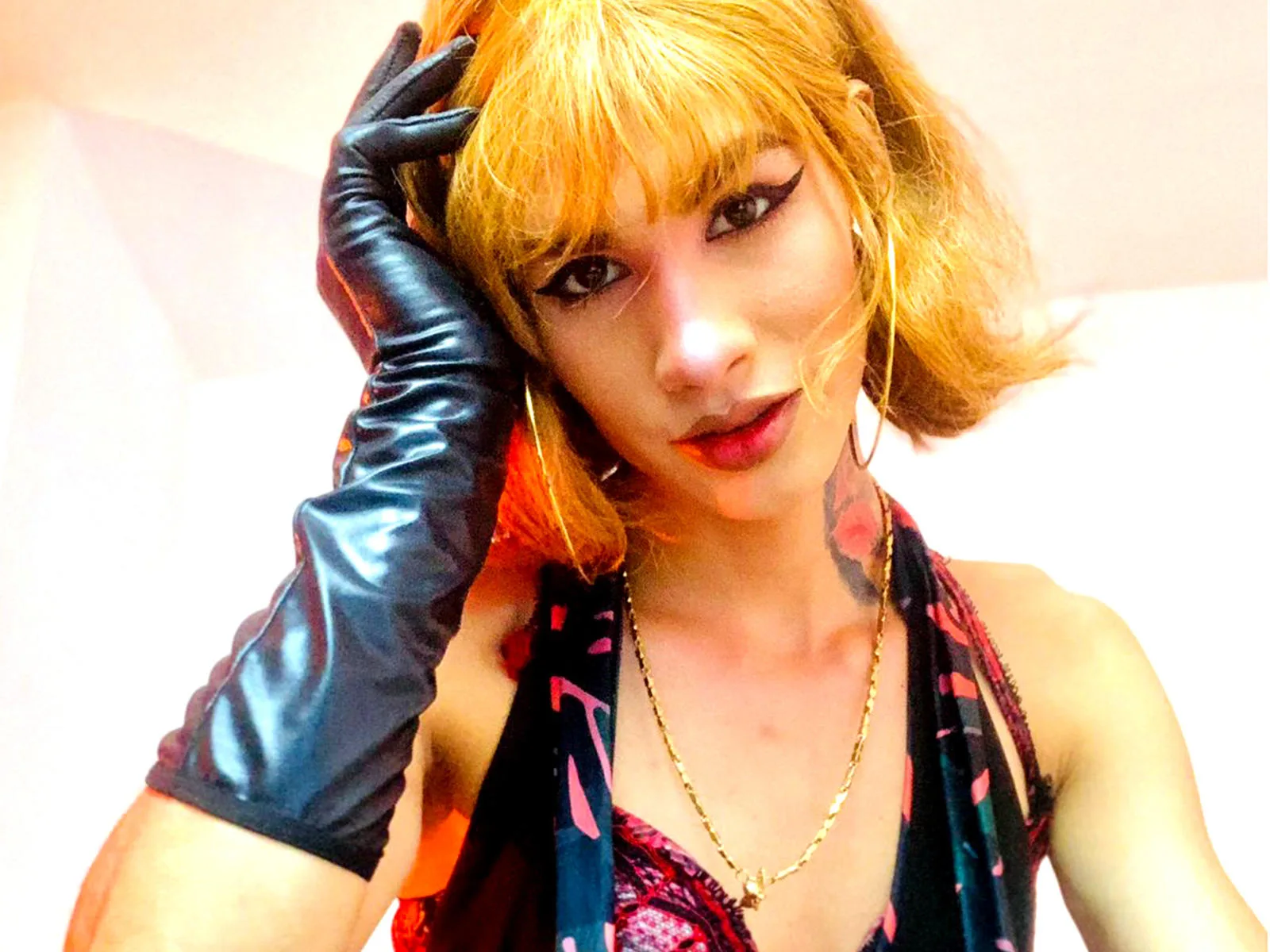 Camgirl MisstresPervertX en live webcam amateur