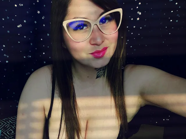 Camgirl SharaJhonnson en live webcam amateur