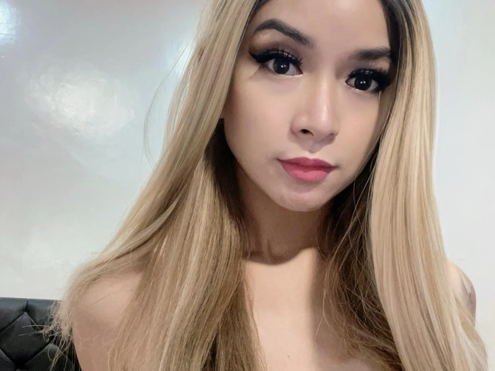 Camgirl YourCutieDollTs en live webcam amateur sur Mustvideos