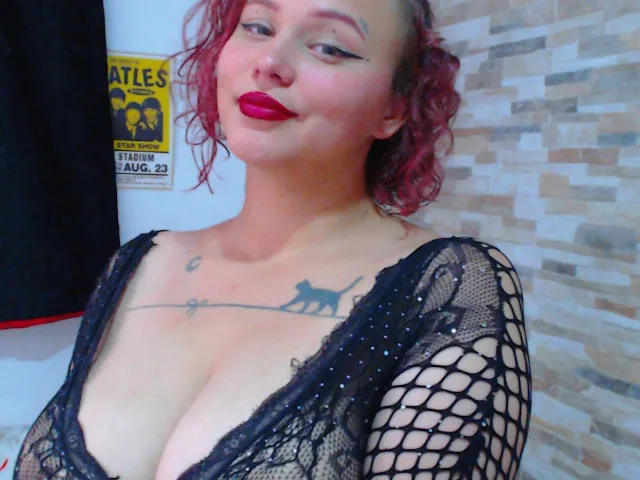 Camgirl LolaBlondeI en live webcam amateur