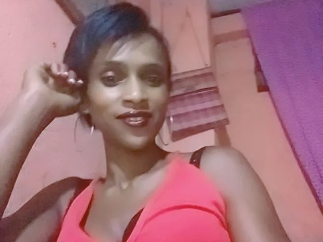 Camgirl StephanieYeah en live webcam amateur
