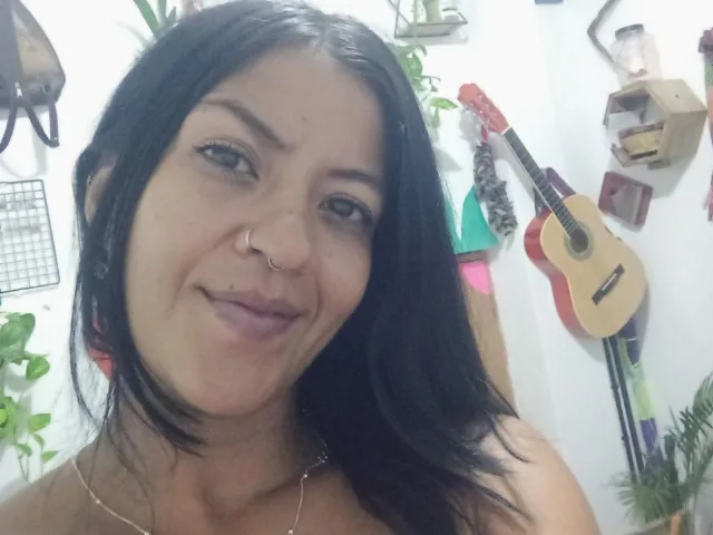 Camgirl LovelyLatinPearl69 en live webcam amateur