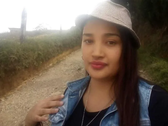 Camgirl CamyPrincess69 en live webcam amateur