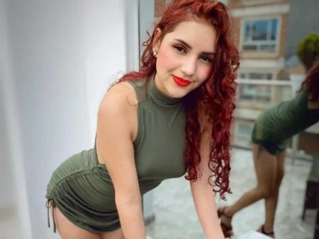 Camgirl AshleyDevans en live webcam amateur