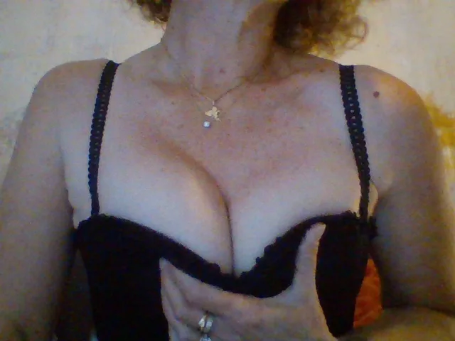 Camgirl MissThali en live webcam amateur