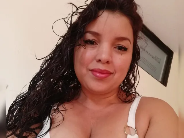 Camgirl KatyArias en live webcam amateur