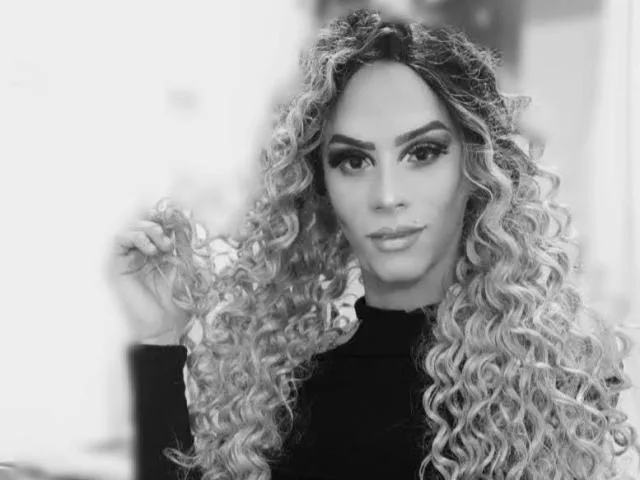 Camgirl DanaGrate en live webcam amateur