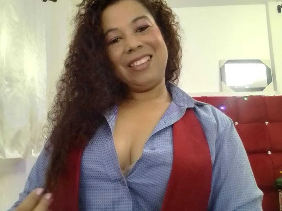Camgirl LiouSakura en live webcam amateur