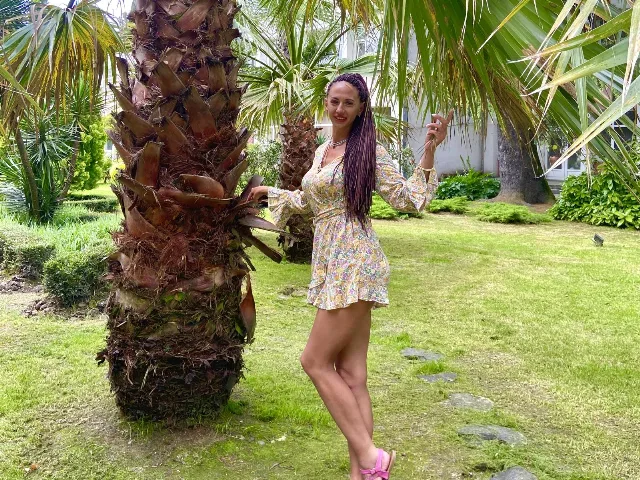 Camgirl RozaMoor en live webcam amateur