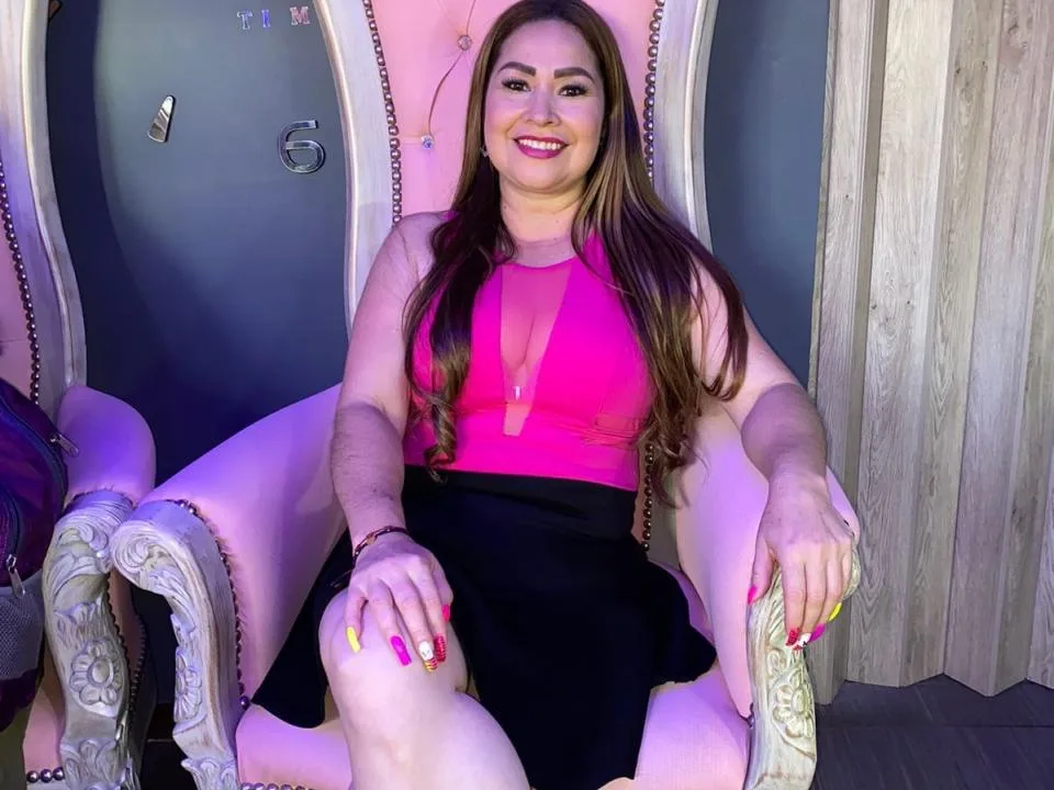 Camgirl ArianaDiosa en live webcam amateur