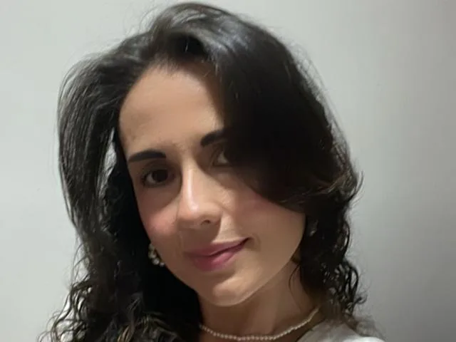 Camgirl BessieCo en live webcam amateur