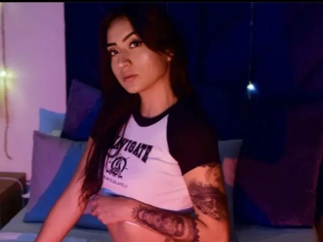 Camgirl Dakkotta en live webcam amateur