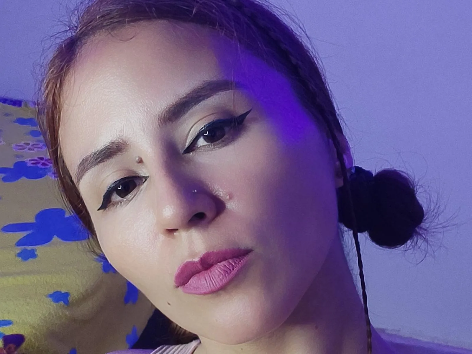 Camgirl HannaHouse en live webcam amateur sur Mustvideos