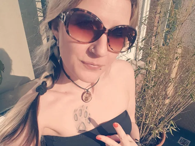 Camgirl JuleRoxxX-ext en live webcam amateur