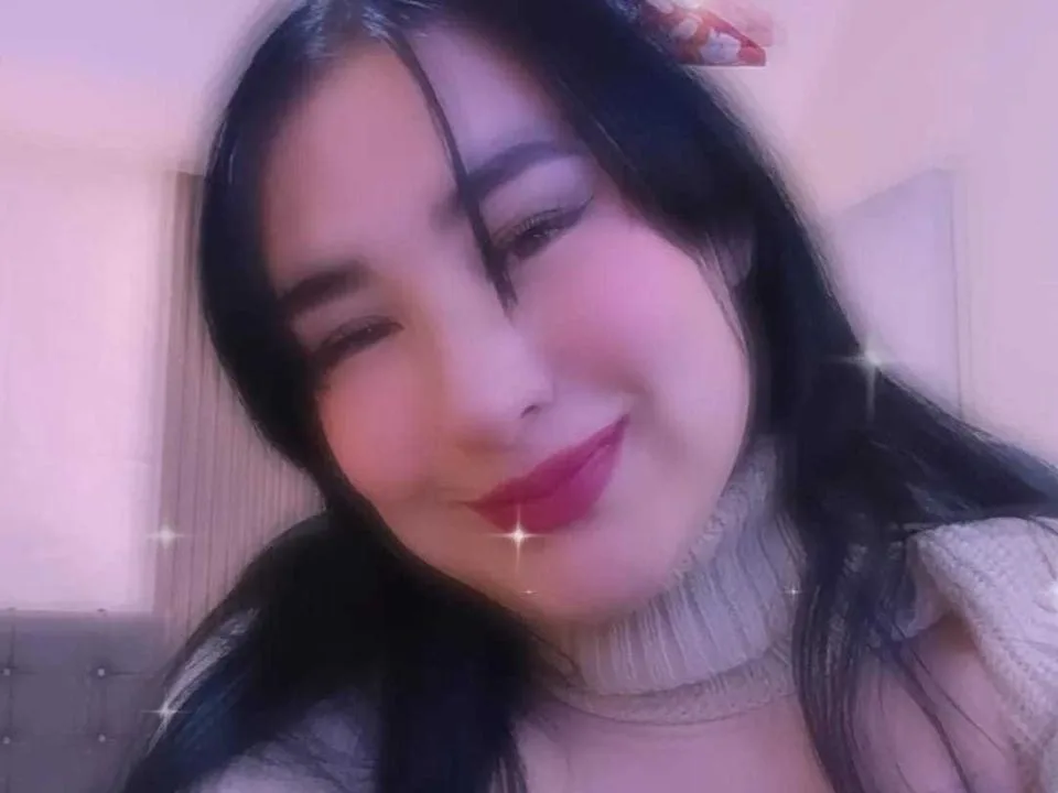 Camgirl AylaHanzo en live webcam amateur sur Mustvideos