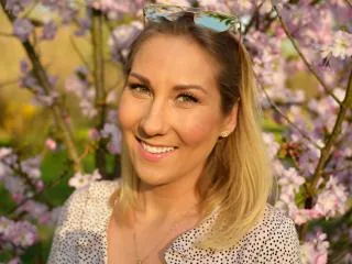 Camgirl Simone29-hot en live webcam amateur