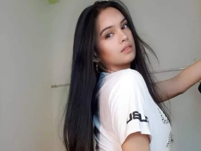 Camgirl AmaraGrace en live webcam amateur