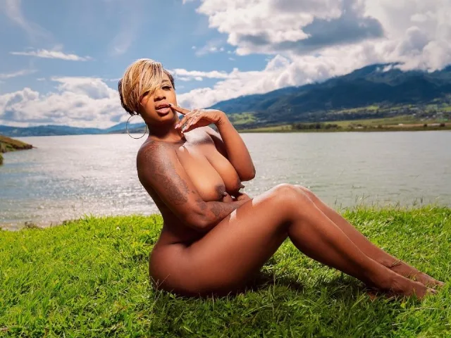 Camgirl Misstic en live webcam amateur