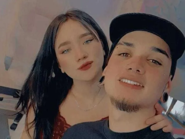 Camgirl AliceAndTommy en live webcam amateur