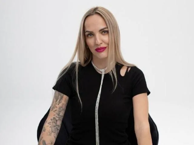 Camgirl MonicaMaxwel en live webcam amateur