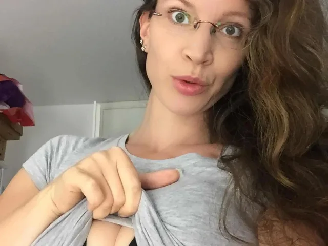 Camgirl AnnikaRose-ext en live webcam amateur