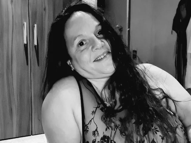Camgirl Lady-Mercedes-ext en live webcam amateur
