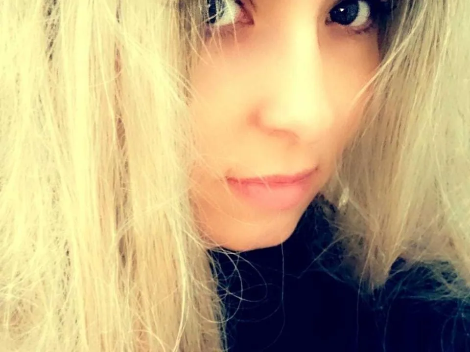 Camgirl ZarraEly en live webcam amateur sur Mustvideos