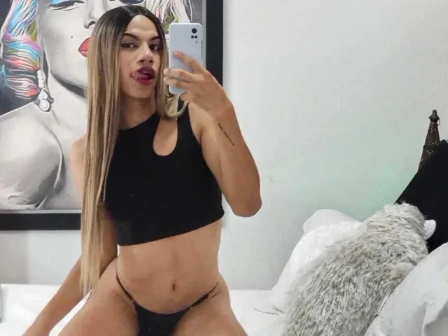 Camgirl SexyNahomy en live webcam amateur