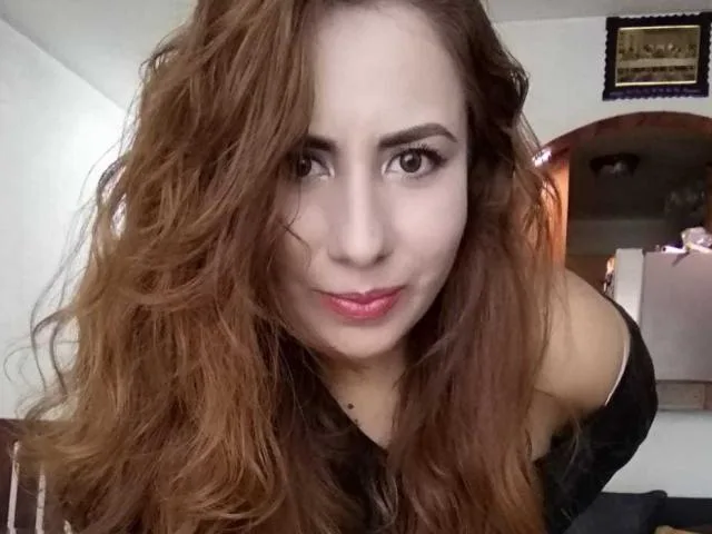 Camgirl AngyDulce en live webcam amateur