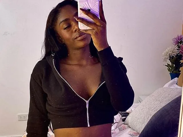 Camgirl HilaryMartiin en live webcam amateur sur Mustvideos