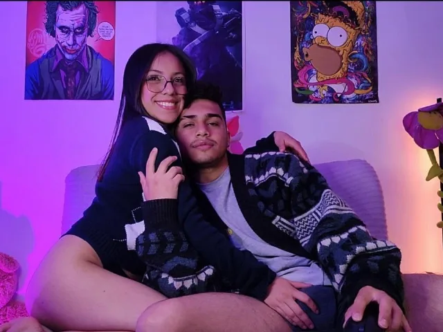 Camgirl KathyAndMyke en live webcam amateur