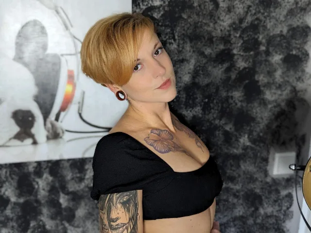 Camgirl MiaSonne-ext en live webcam amateur