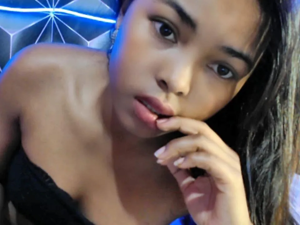 Camgirl MirahX en live webcam amateur sur Mustvideos