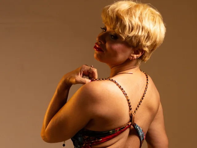Camgirl GiulianaRicci en live webcam amateur