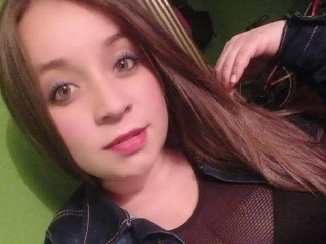 Camgirl SharoonGica en live webcam amateur