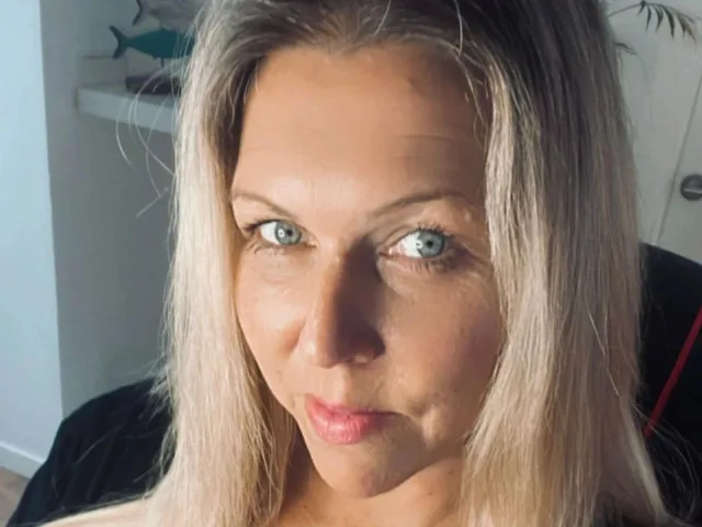 Camgirl CurvyLola-hot en live webcam amateur