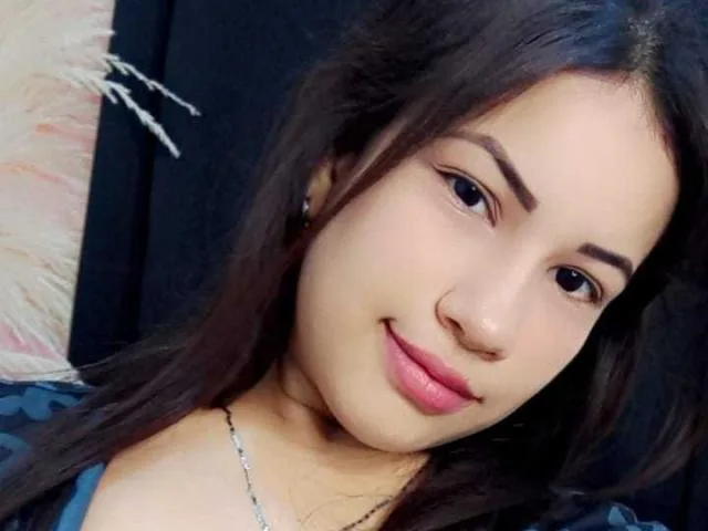 Camgirl SophiieD en live webcam amateur