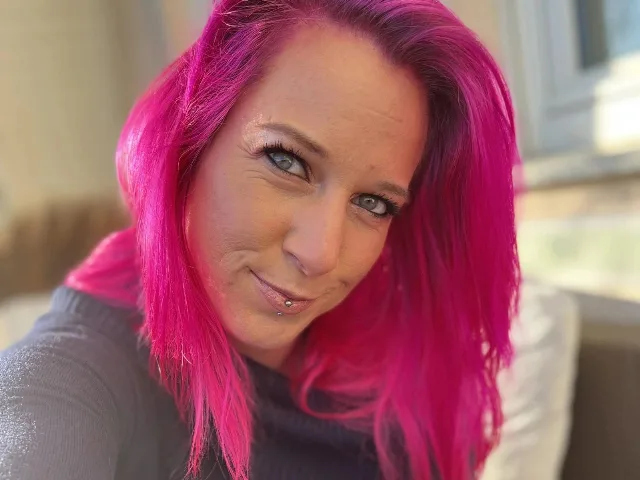 Camgirl Candy-bitch-hot en live webcam amateur