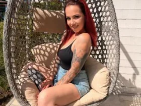 Camgirl NinaDevil-hot en live webcam amateur