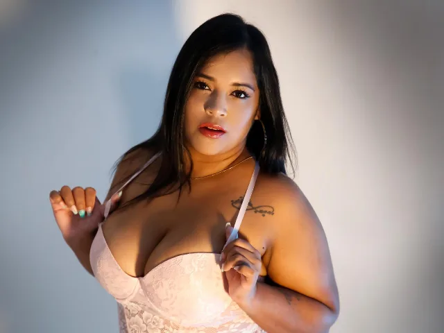 Camgirl LanaRosel en live webcam amateur