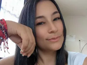 Camgirl EmaFoxy en live webcam amateur