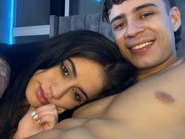 Camgirl SofiaAndgeordi en live webcam amateur