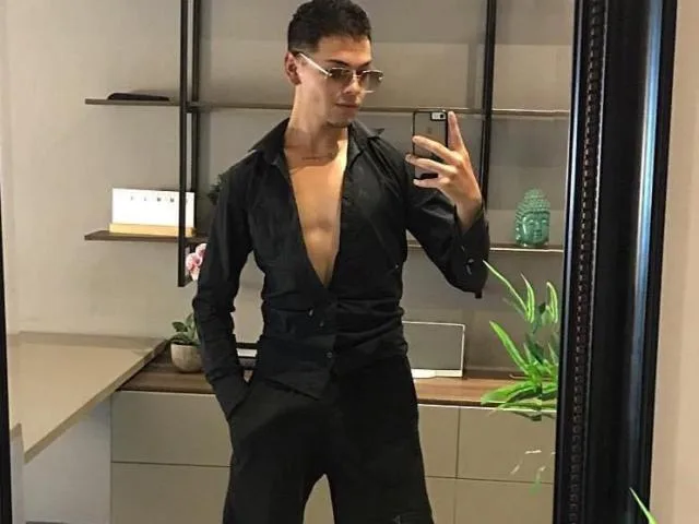 Camgirl MarceloMilk en live webcam amateur