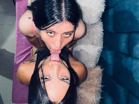 Camgirl AlanaAndShaira en ligne - chat webcam en direct