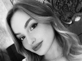 Camgirl AlisaRiden en live webcam amateur