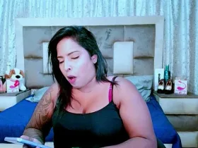 Camgirl IndianTopazForYou en live webcam amateur