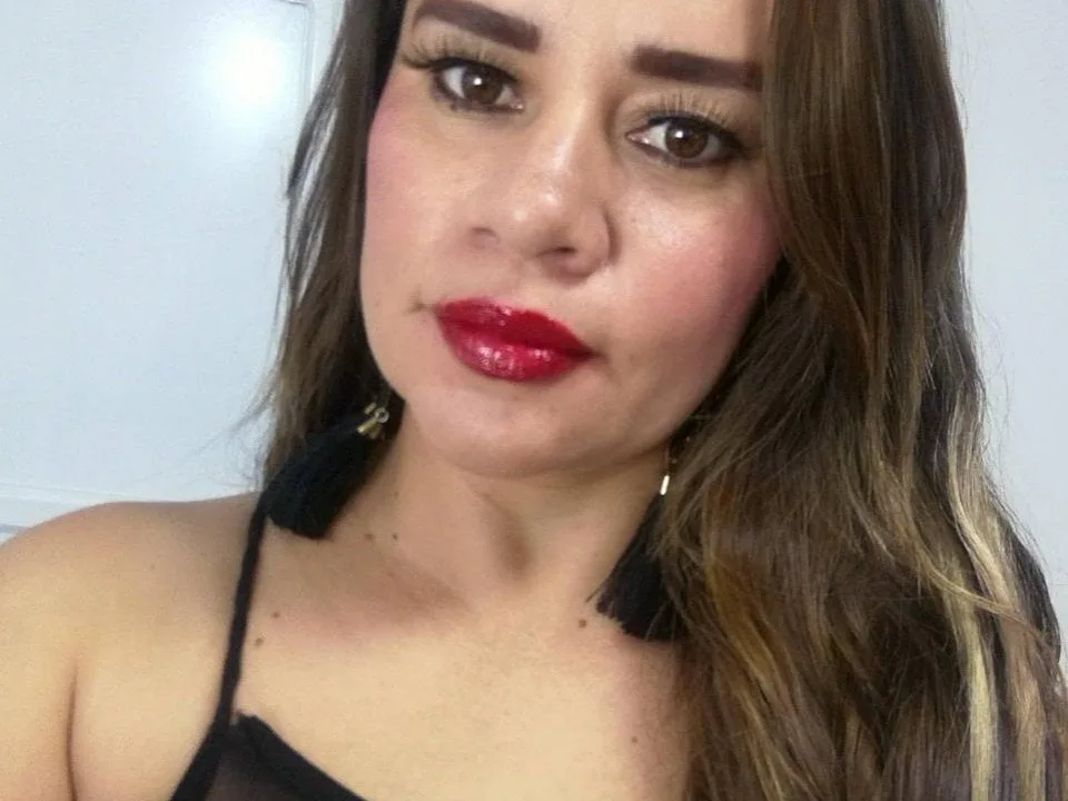 Camgirl CharllotI en live webcam amateur sur Mustvideos