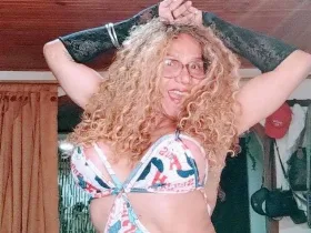Camgirl RobertaHorney en live webcam amateur